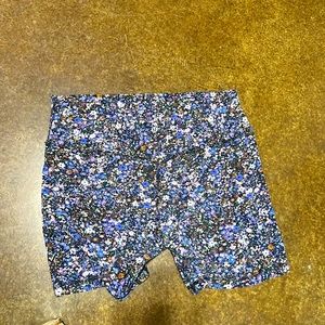 Lululemon size 16 shorts